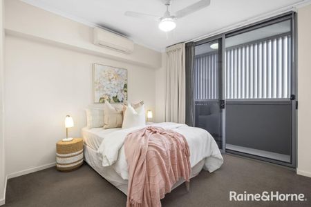 Stylish and Modern Apartment in the Heart of Auchenflower - Photo 4