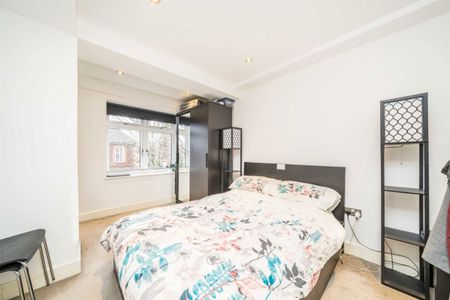 Coombe Road, KT3, London - Photo 2