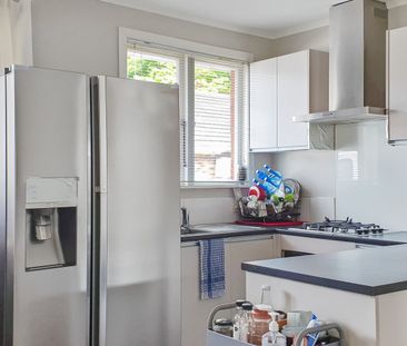 Two bedrooms brick unit - Photo 3