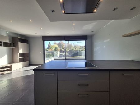 Rijkelijk uitgerust appartement met 2 slaapkamers en terras - Photo 3