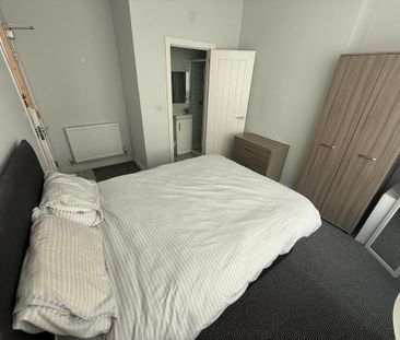 1 bedroom in a house share to rent - Photo 6