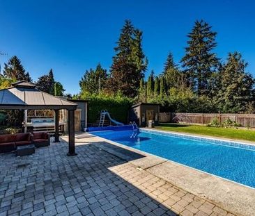 Beautiful 2 Kitchen Home With Hot Tub - Photo 1