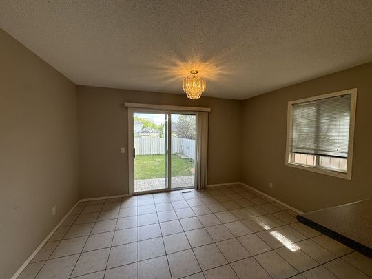 1526 Centre a Street Northeast, Calgary - Photo 1