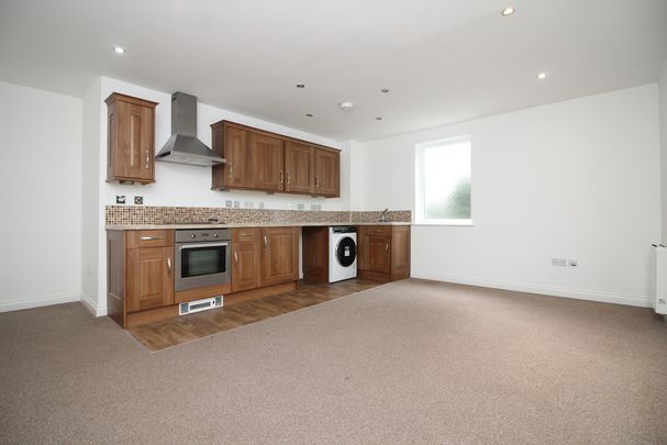 2 Bedroom Ground Floor Flat - Photo 1
