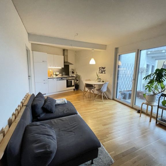 Wohnung mit großem Balkon in den Innenhof! - Photo 1