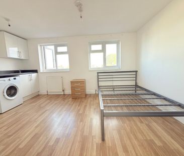 Studio to rent - Photo 2