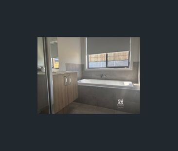 MODERN FAMILY HOME - Photo 6