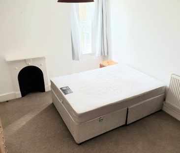 8 bedroom house of multiple occupation to rent - Photo 4