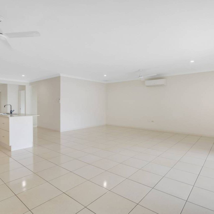Prime Waterfront Living! - Photo 1