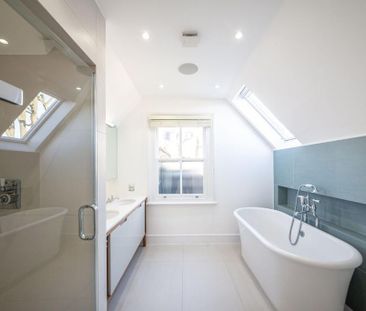 3 bedroom flat to rent - Photo 3