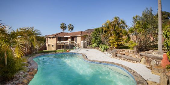 Bright & Sunny Family Home - Photo 3