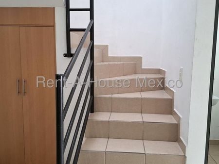 Renta Casa en Sonterra 3 Recamaras 3 Baños Seguridad - Photo 2