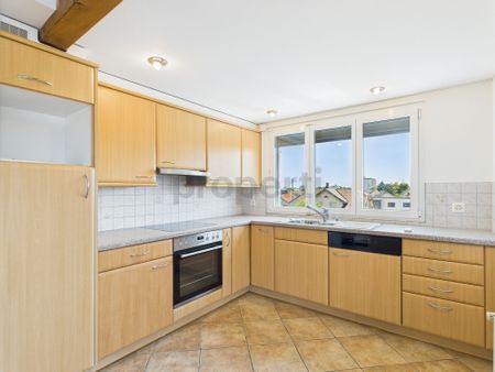 Sunny 3.5-room penthouse apartment in the center of the city of Wil SG / 95 m2 - Foto 3