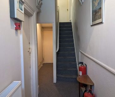 Studio Flat, Shepherds Bush, W12 - Photo 6