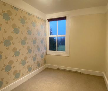 3 bedroom end of terrace house to rent - Photo 5