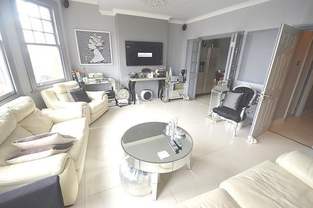 3 bedroom apartment to rent - Photo 1