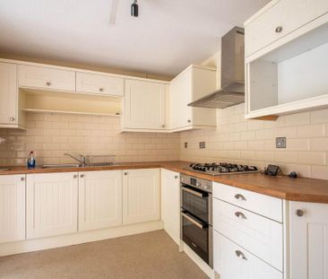 2 bedroom semi-detached house to rent - Photo 4