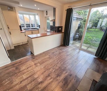 3 bedroom House To Let - Photo 3