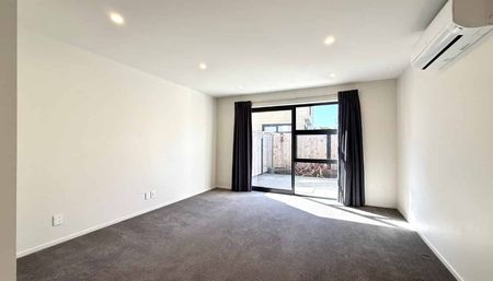 Modern 2-Bedroom Townhouse in Lower Hutt - Photo 5