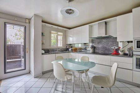 Location appartement, Paris 16ème (75016), 6 pièces, 186.2 m², ref 86405656 - Photo 2