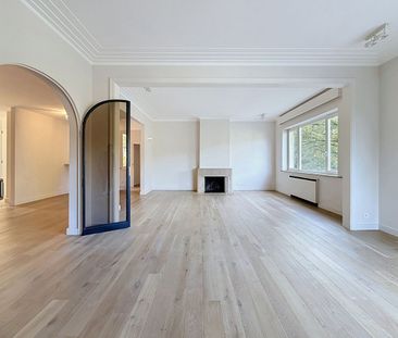 Appartement te huur in Elsene voor € 1.950 met 2 slaapkamers - Photo 1