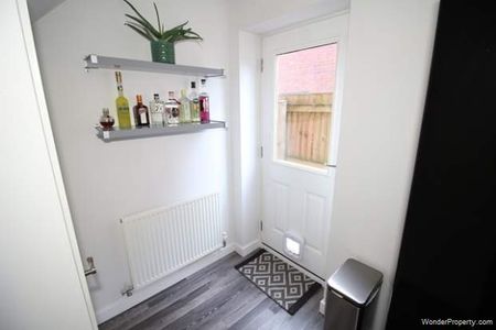 3 bedroom property to rent in Chorley - Photo 2