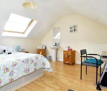 3 bedroom flat to rent - Photo 2