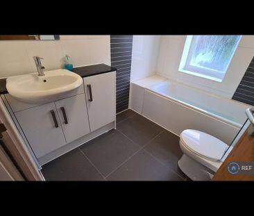 2 bedroom maisonette to rent - Photo 2
