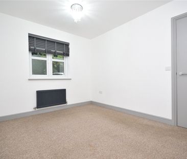 Eaton Grange, Aberford Road, Leeds, West Yorkshire, LS26 8SN - Photo 4