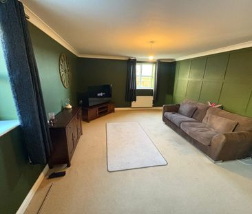 2 bed Flat - To Let - Photo 2
