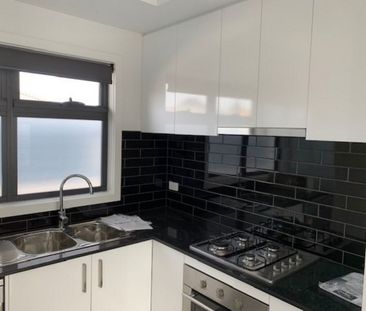 Reverse Living Townhouse - Photo 5