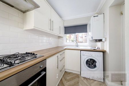 3 bedroom semi-detached house to rent - Photo 5