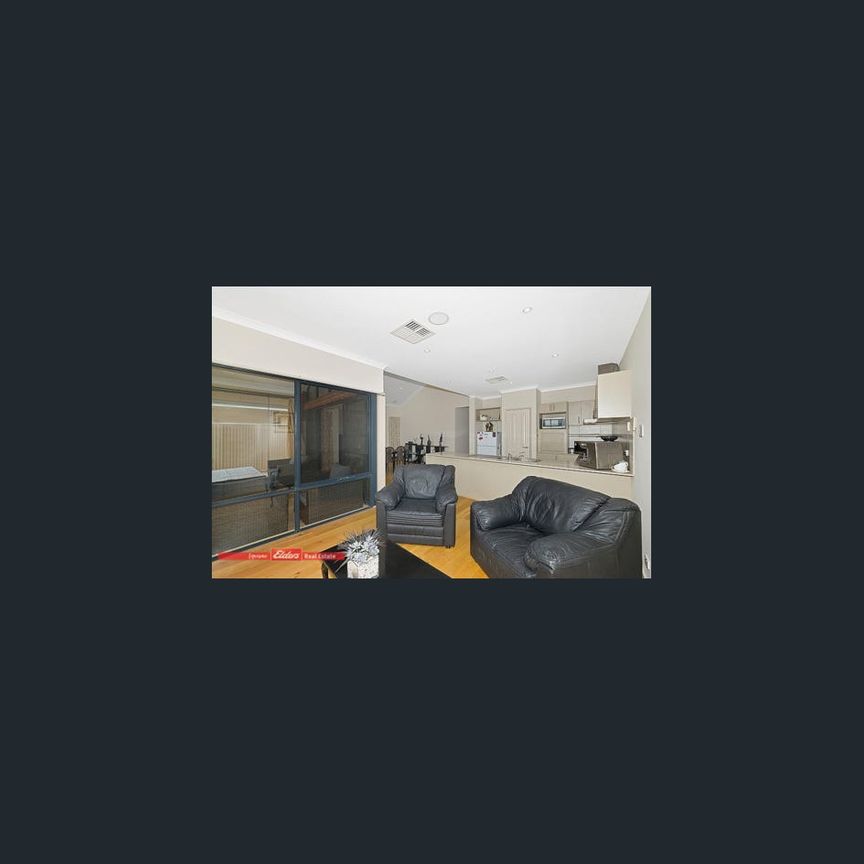 BEAUTIFUL HOME IN HARRINGTON WATERS! - Photo 1