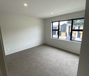 16 Te ara O Ralph Olsen, Wainuiomata - Photo 2