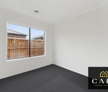 Modern Four-Bedroom Family Home in Clyde - Photo 3