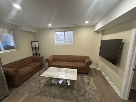 For Lease - 47 MULGRAVE Street, Whitby, Ontario - Photo 2