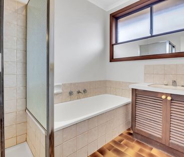 49 Freeman Crescent, Mill Park VIC 3082 - Photo 4