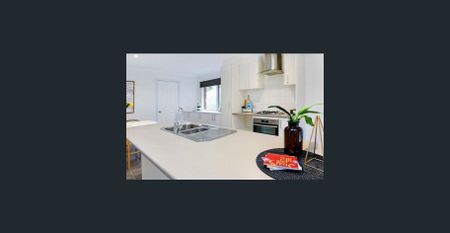 Quiet Court Family Home - Photo 2