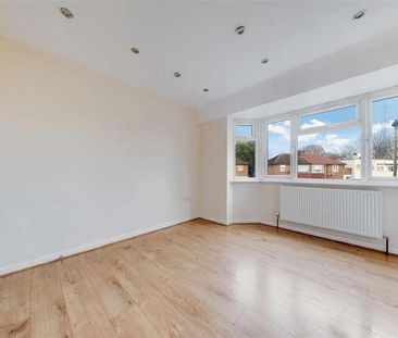 Deer Park Gardens, Mitcham, CR4 - Photo 1