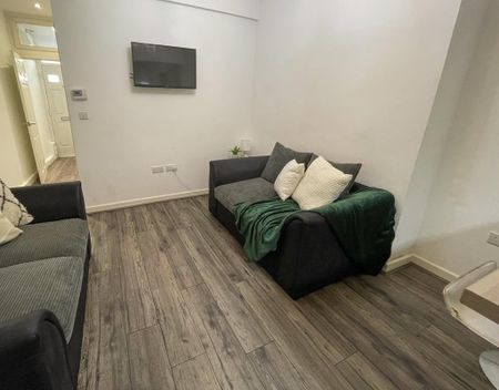 3 bedroom terraced house to rent - Photo 2