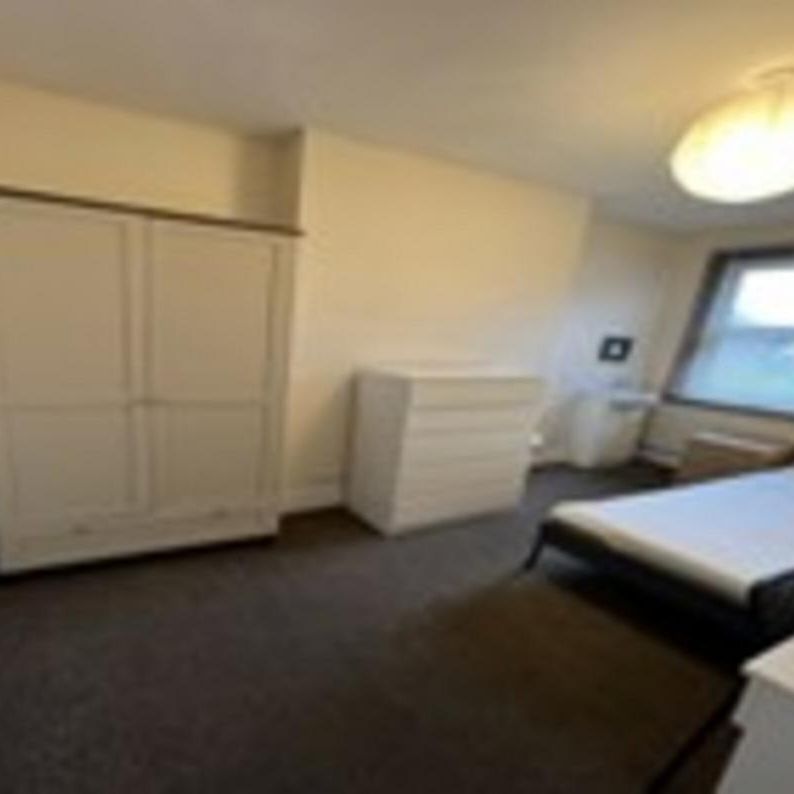 1 bedroom in a house share to rent - Photo 1