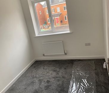 3 Bed Detached House, Mirpur Close, CV6 - Photo 5