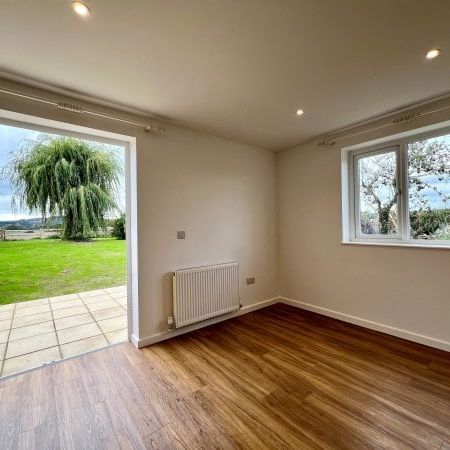 Cowlease Farm, Hamsey - Photo 1