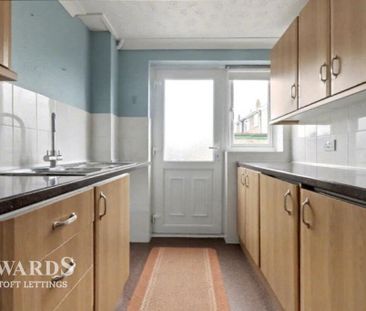 3 bedroom terraced house to rent - Photo 2