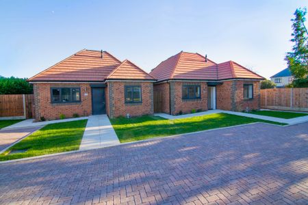 Brand new detached bungalow – South Welling - Photo 3
