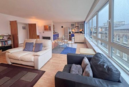 2 bedroom flat to rent - Photo 2