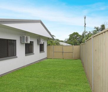 Huge Duplex - Fully AC - Vinyl Flooring - Side Access to Backyard - Photo 4