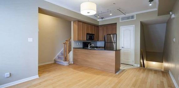 78 CARR ST. TH6 - 2BED/1.5BATH, PRIVATE TERRACE, LAUNDRY & PARKING - Photo 2