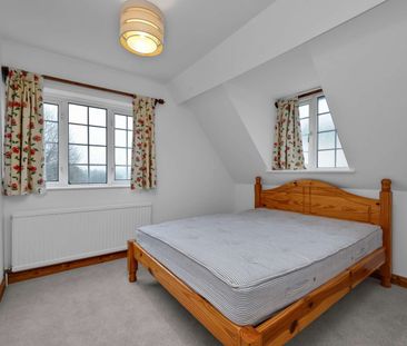 Located in an exclusive Guildford location and close to fantastic r... - Photo 4