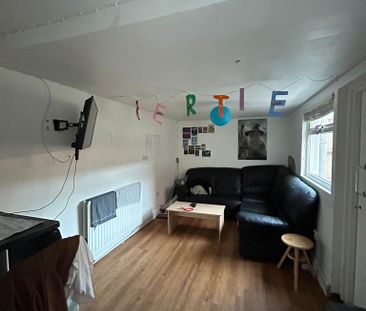 7 bedroom terraced house to rent - Photo 1
